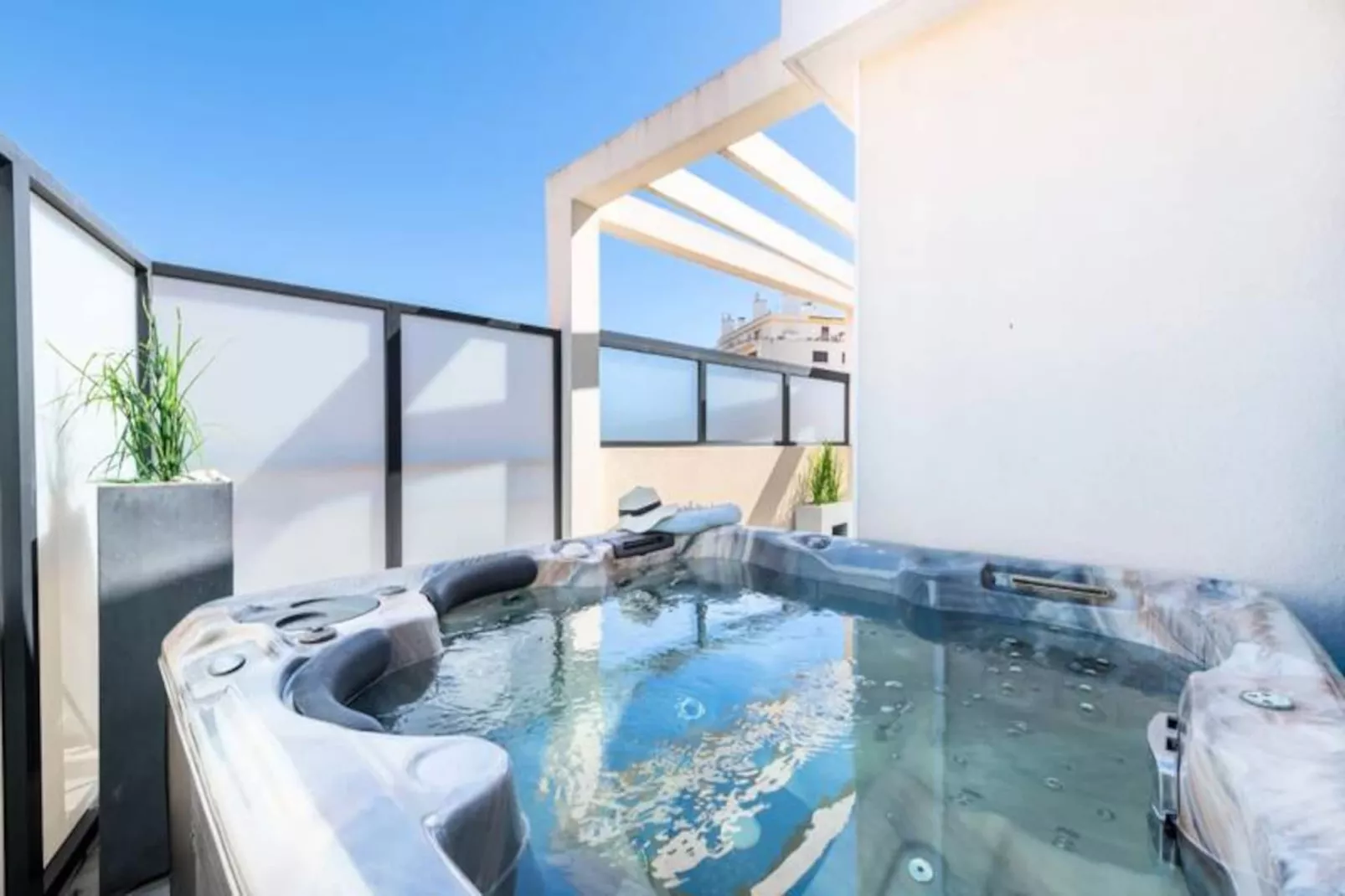 Résidence 4p Rooftop Avec Jacuzzi & Parking, Cannes