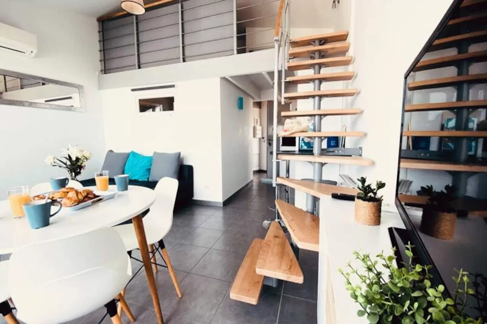 Résidence La Location De La Mer: Appartement Vue Mer En Duplex 1 Chambre 1 Mezzanine