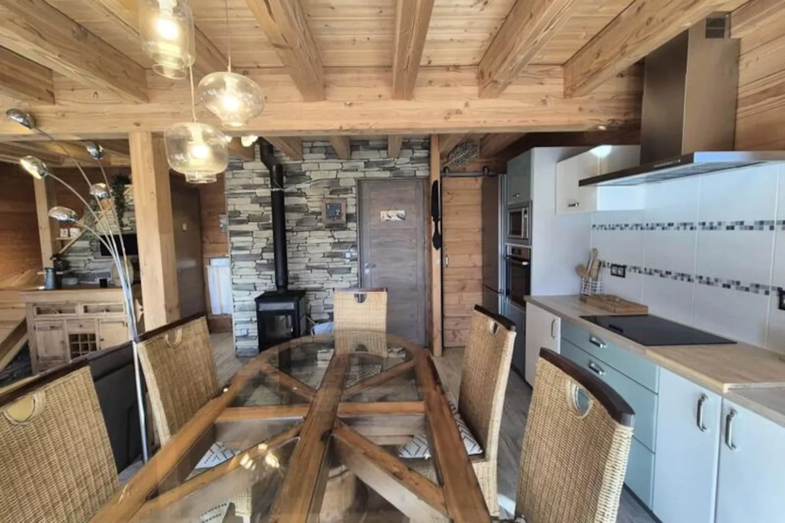 **chalet D'exception à Louer à La Féclaz – 4 Chambres, 10 Couchages