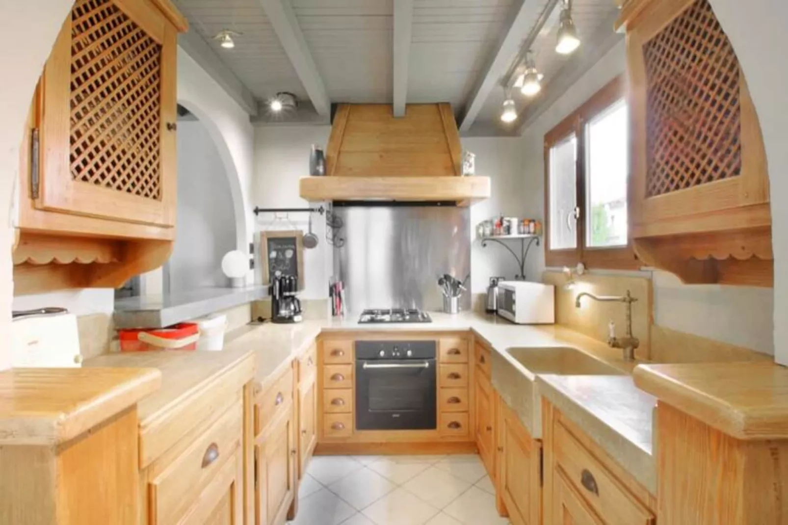 Le Petit Belv&eacute;d&egrave;re: Chalet Avec Piscine & Vue Lac