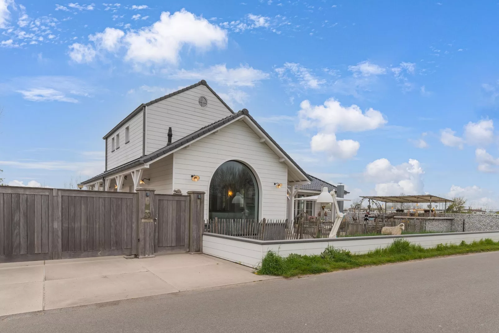 Het Witte Strandhuis-Buitenkant zomer