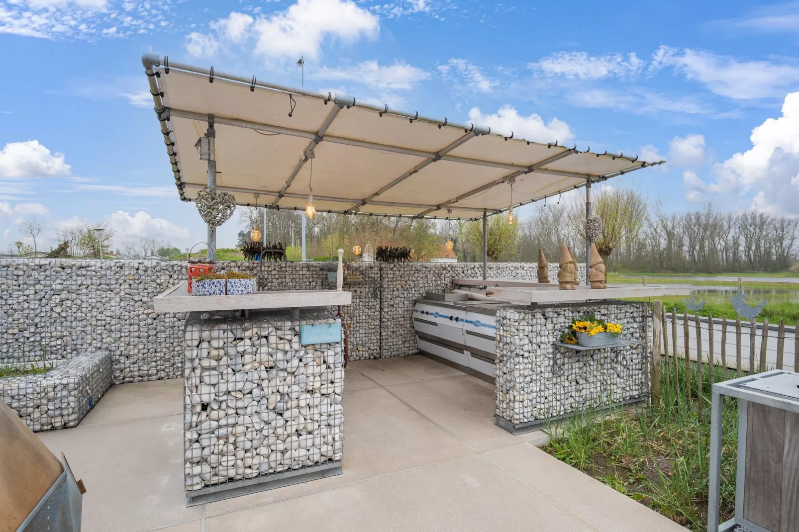 Het Witte Strandhuis-Tuinen zomer