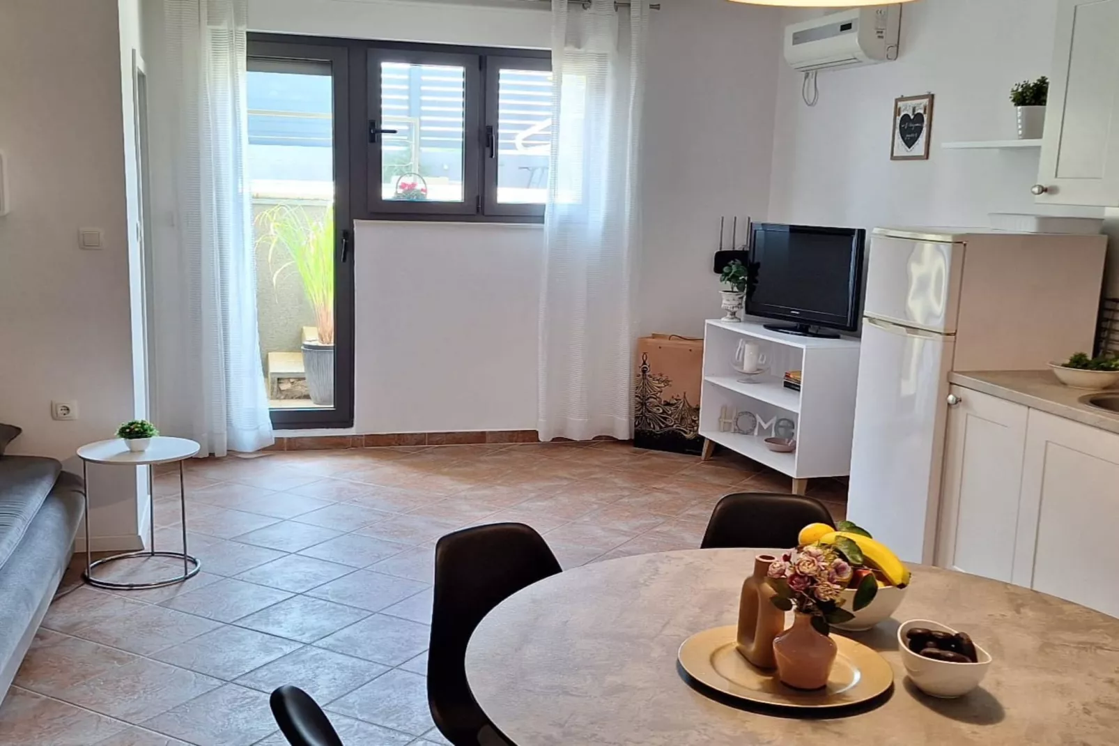 Apartment Cvita & Roza - Two Bedroom apartment with Terrace (Cvita) (A2)