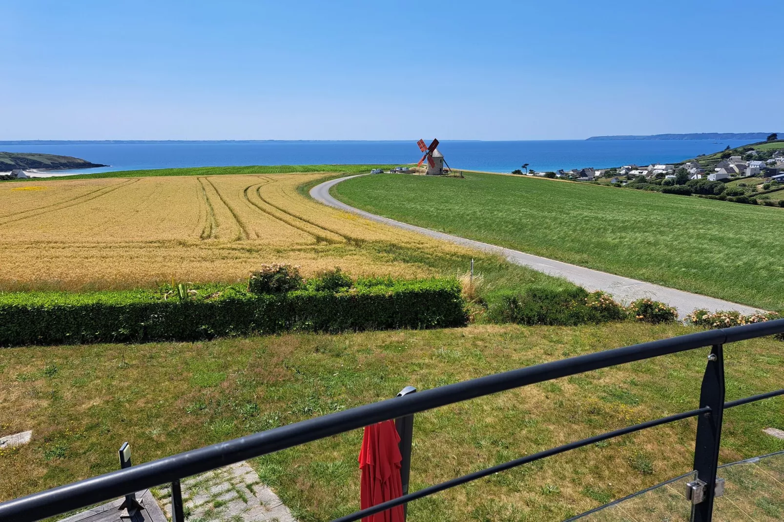 Premium-Ferienvilla mit Jacuzzi 180° Panorama-Meerblick Telgruc-sur-Mer-Uitzicht zomer