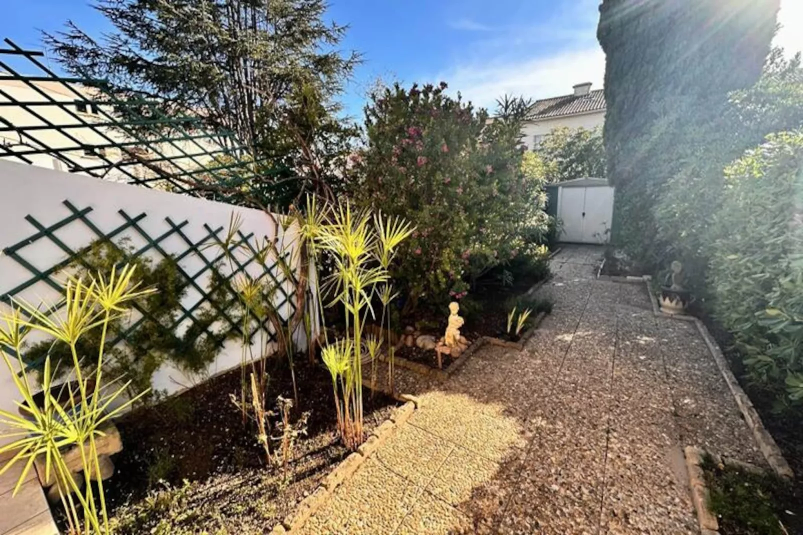 Résidence Les Pinedes - Un Jardin Fleuri &agrave; C&ocirc;t&eacute; De La Plage