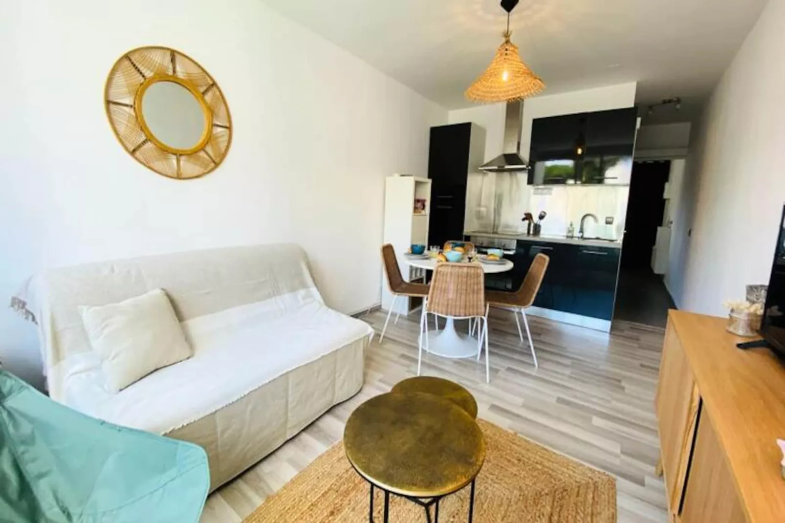 Résidence S&eacute;r&eacute;nit&eacute; - Appartement Une Chambre Proche De La Plage