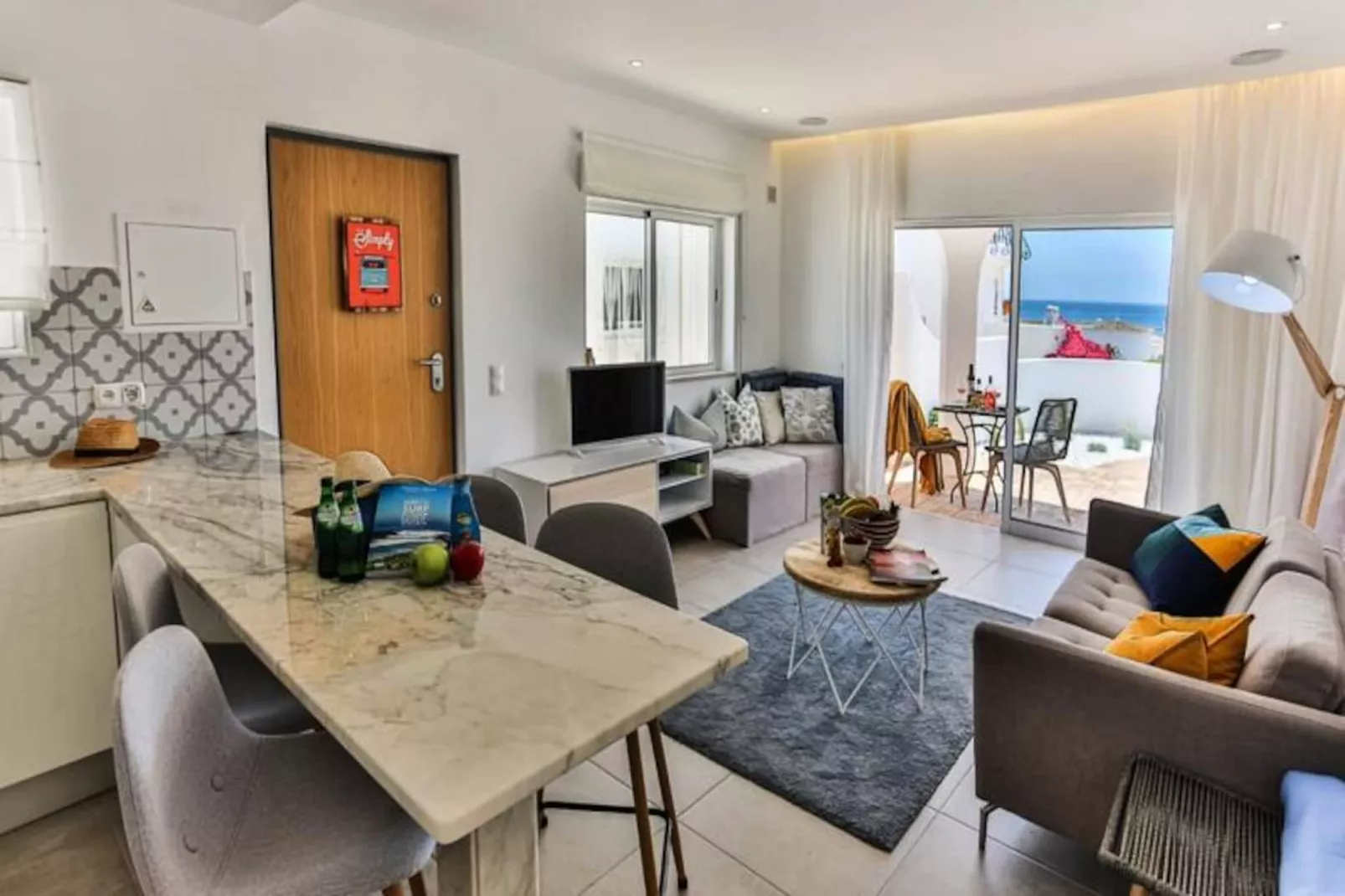 Lemon Tree - Waterside Apartments