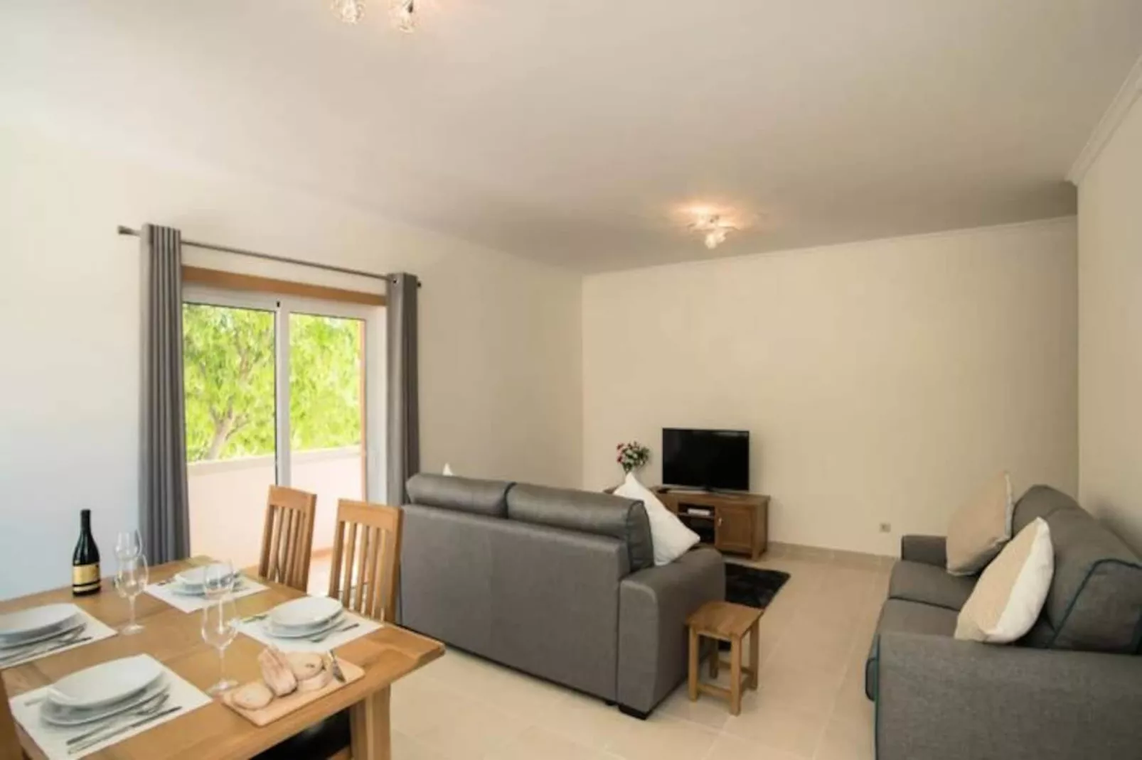 Central Modern 2-bed Apartment Arma&ccedil;&atilde;o De Pera