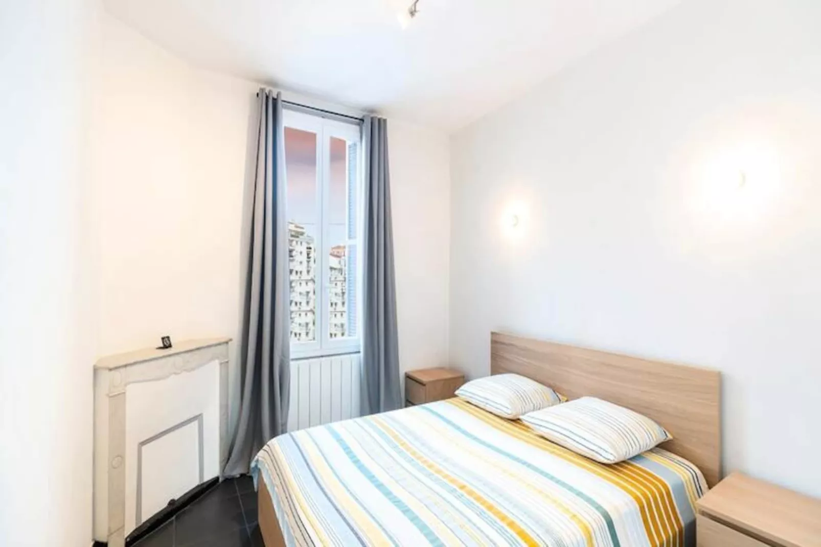 Lumineux 3 Pièces Dans Le Coeur De Antibes!