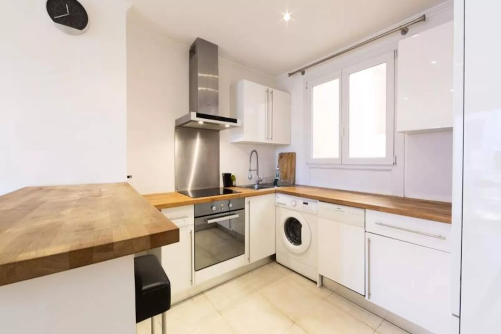 Résidence Robert Soleau Centre D'antibes, 3 Pièces Rénové Terrasse, Climatisation