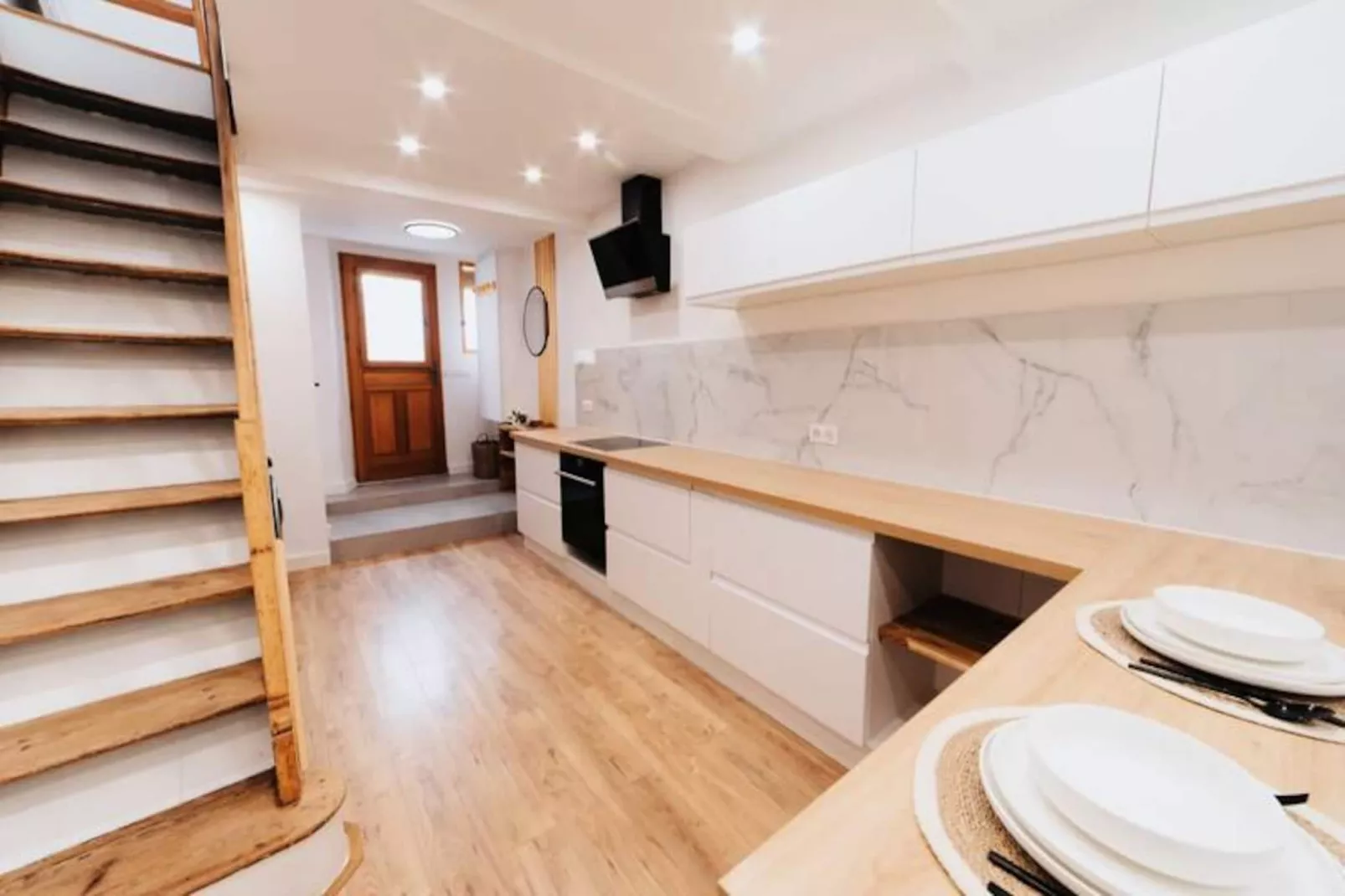 Résidence Charmante Maisonnette Entièrement Rénovée Dans La Vieille Ville D'antibes