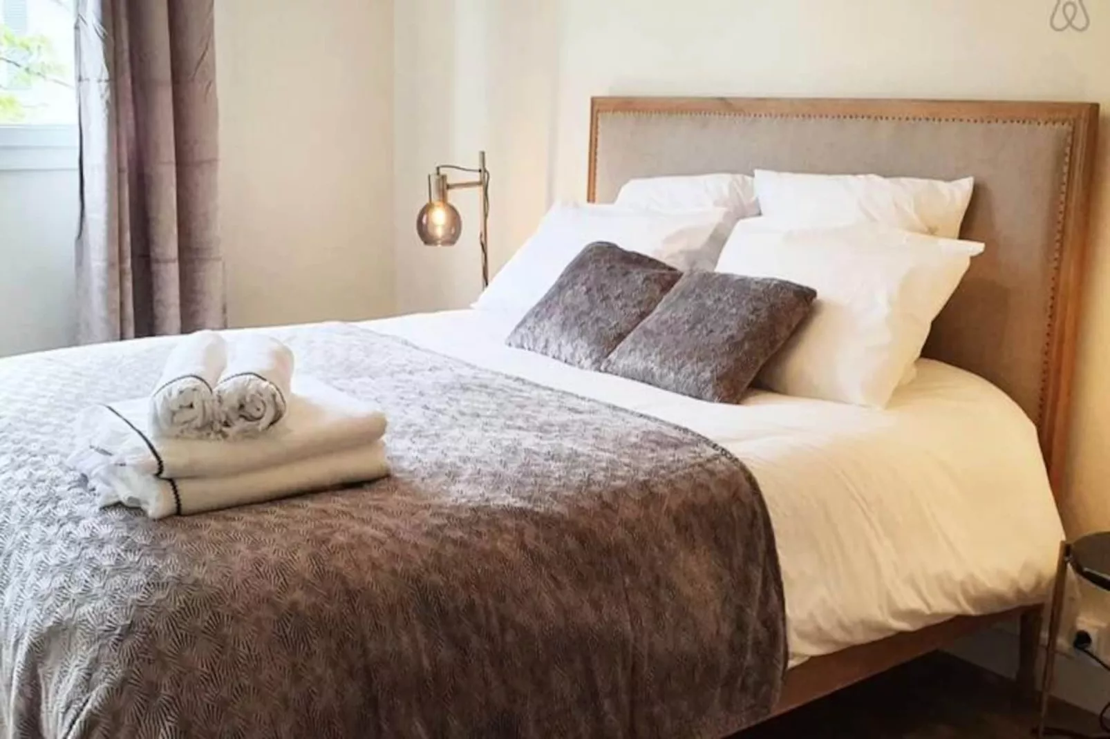 🦋 The Butterfly - Standing ****