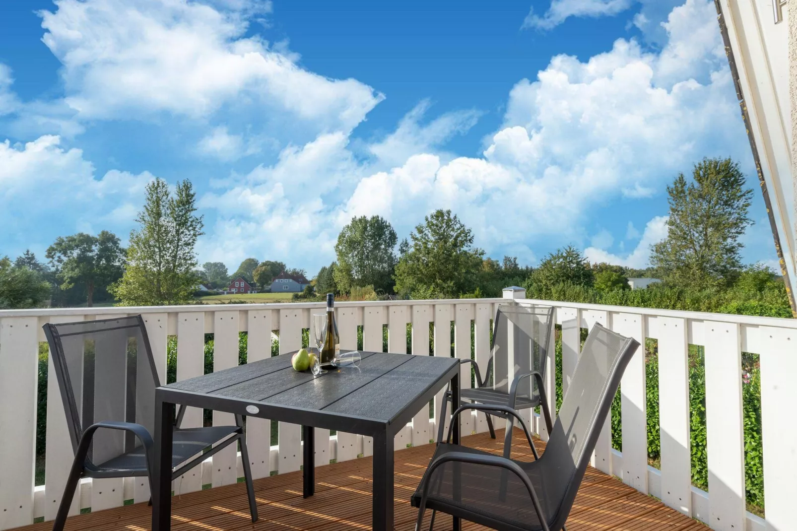 Minihus - Erdgeschoss mit Terrasse-Terrasbalkon