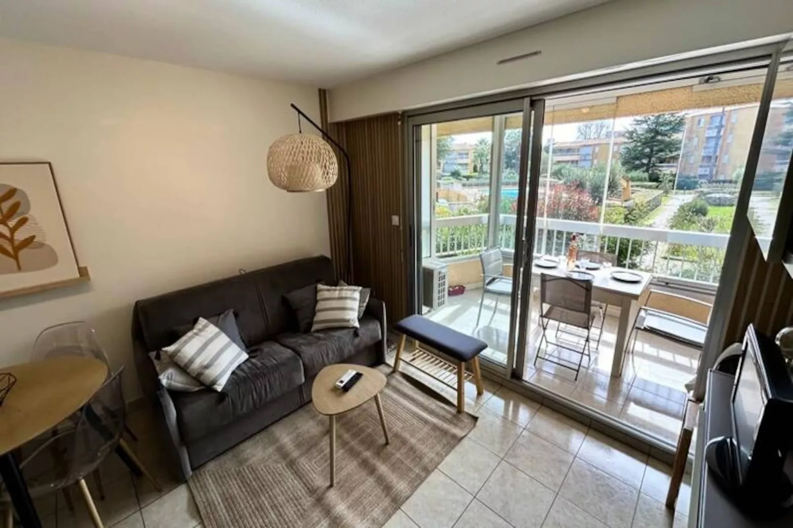 Résidence Appartement T2 Au Lavandou &ndash; Piscine, Parking & Proche Plage