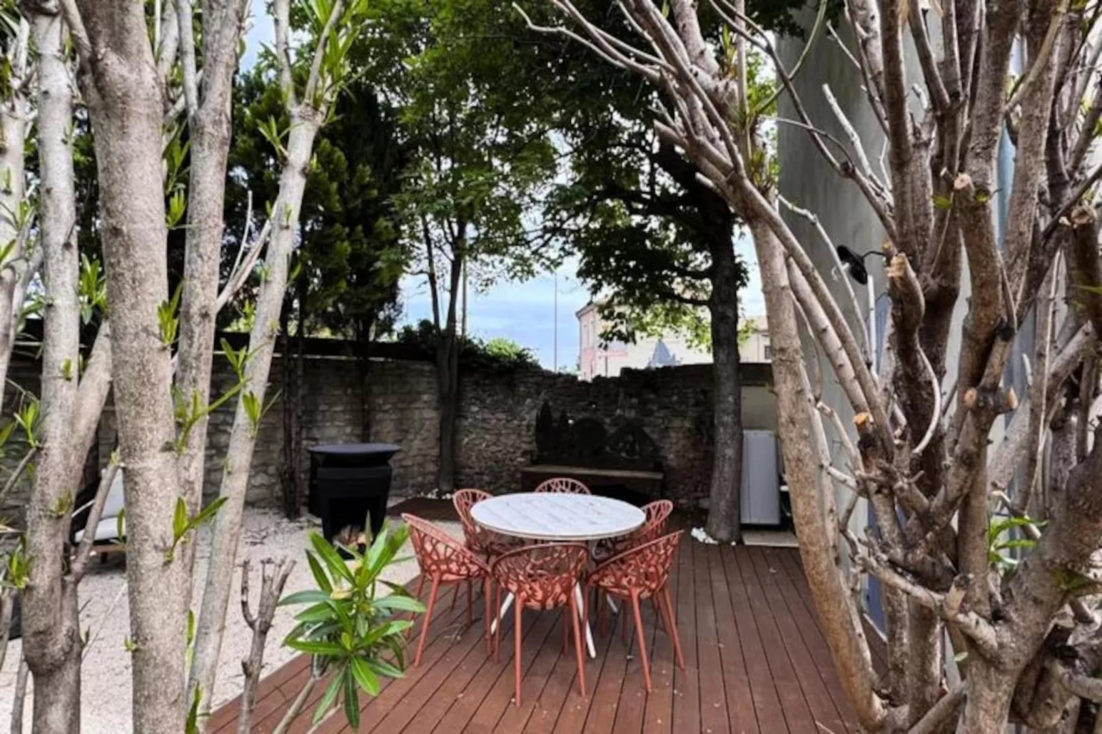 Elivi : Maison De Ville Avec Jardin &agrave; Deux Pas Du Centre Historique