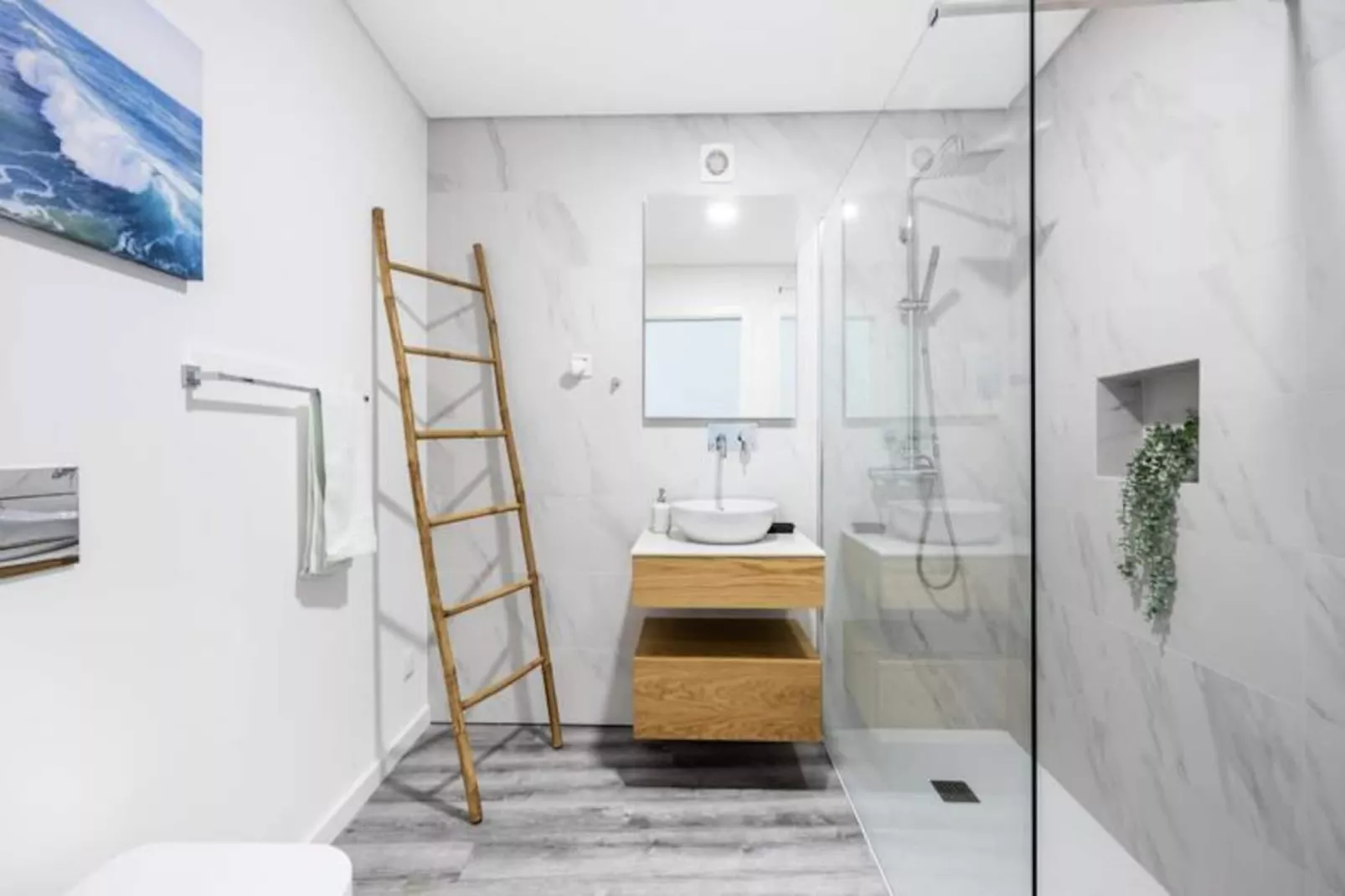 Frontline Seaview Apartment