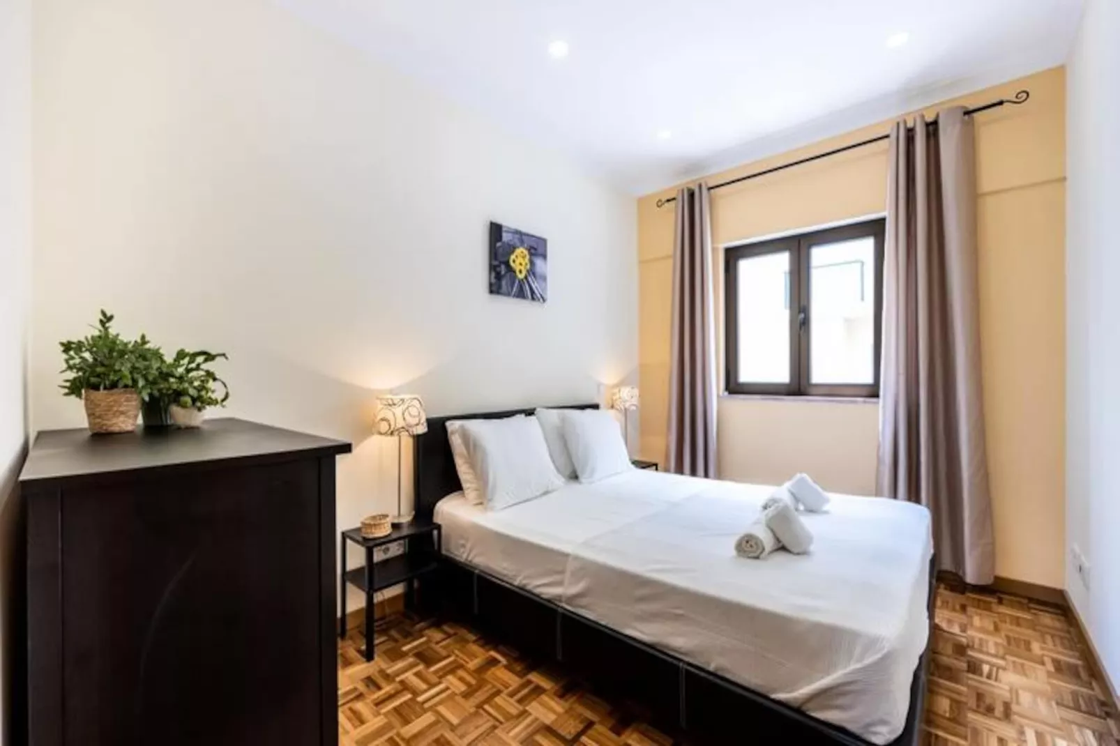 Urban City View Apartment