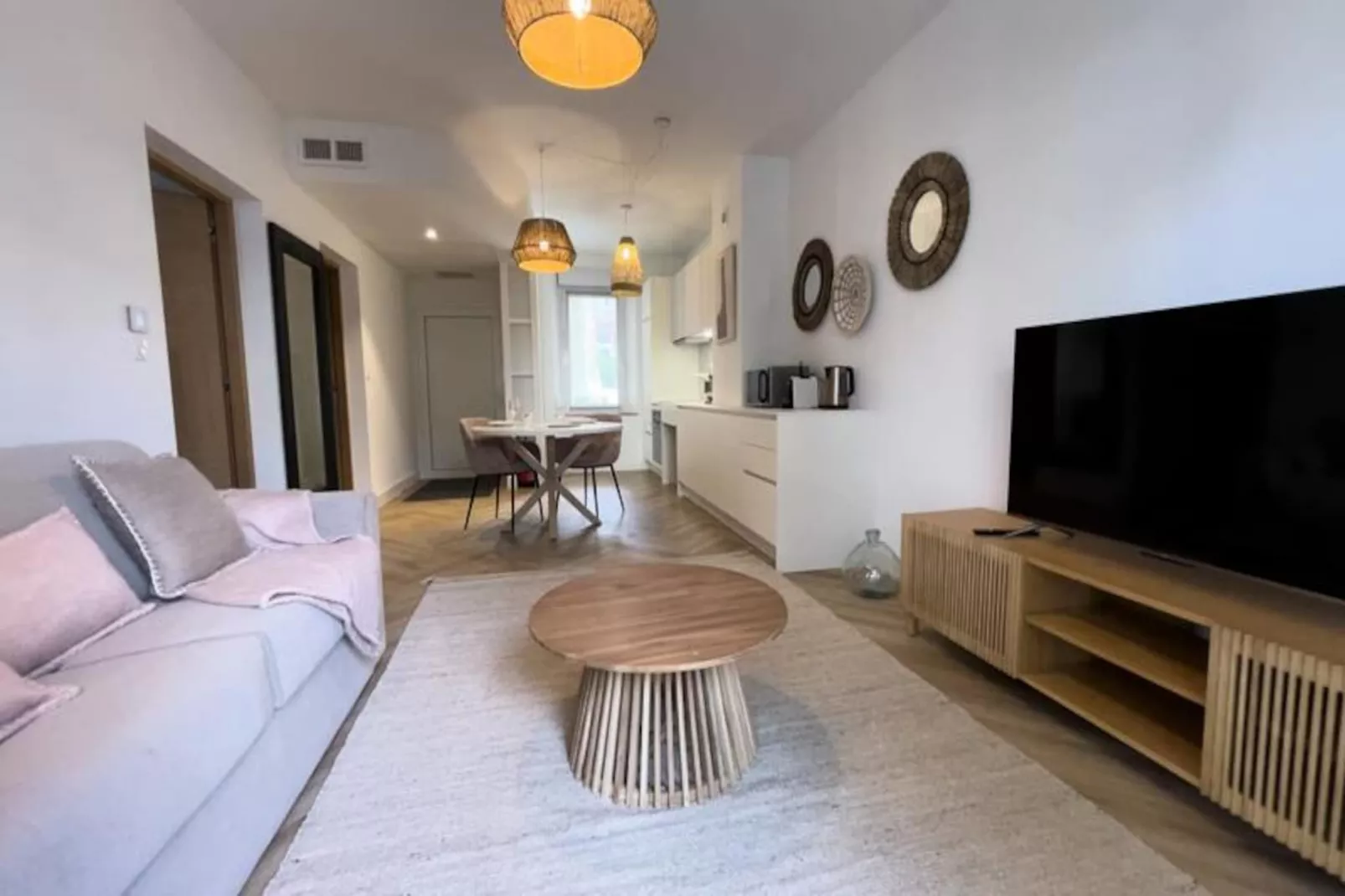 Maison R&eacute;gent & Spa - A L'ombre Des Pins-Niet-getagd