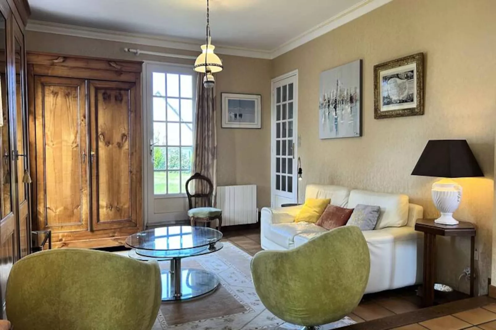 Résidence Les Hôpitaux-Niet-getagd