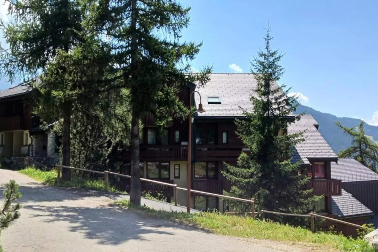 Résidence Michailles-Niet-getagd