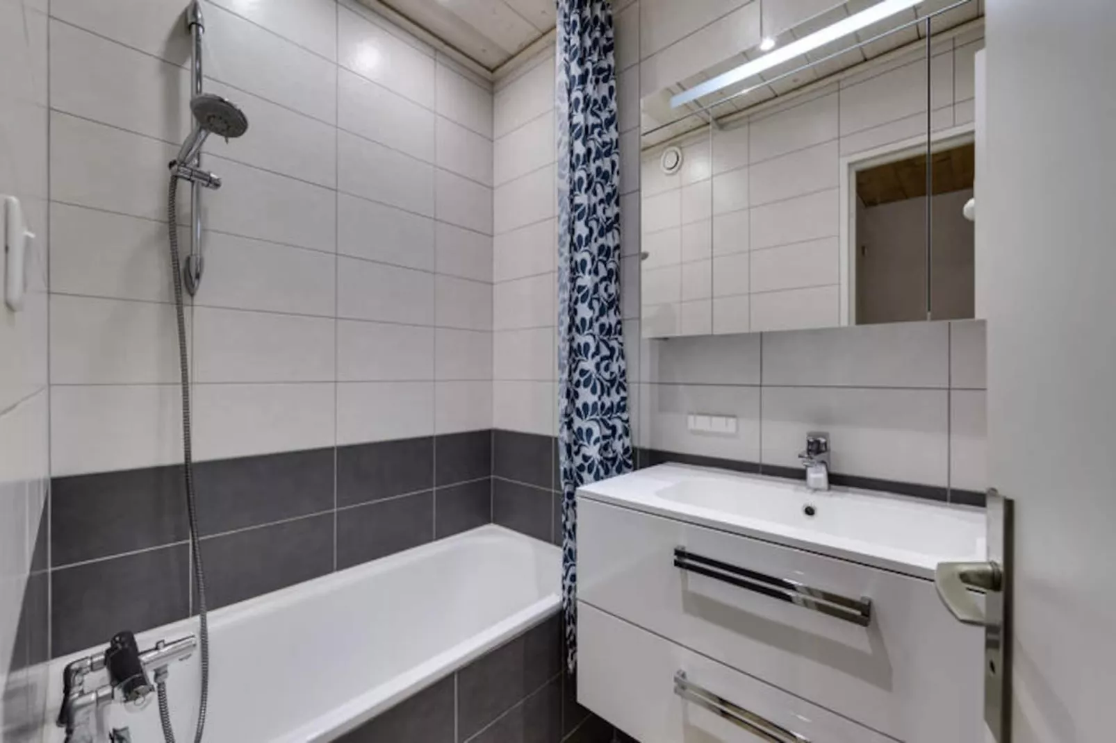 Résidence Genepi-Niet-getagd