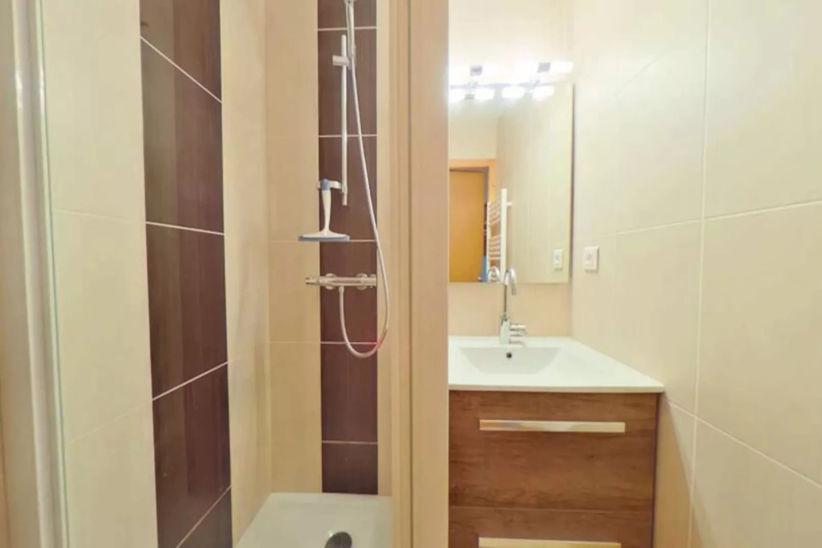 Résidence Village Bat 5-6-Niet-getagd