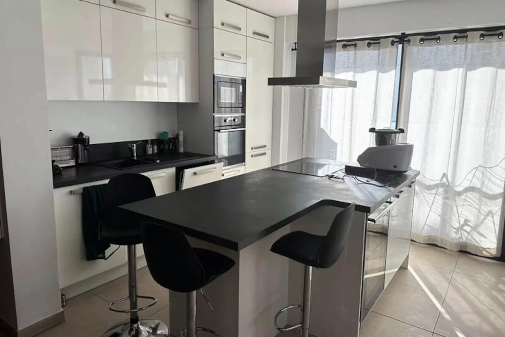 Résidence White Stone-Niet-getagd