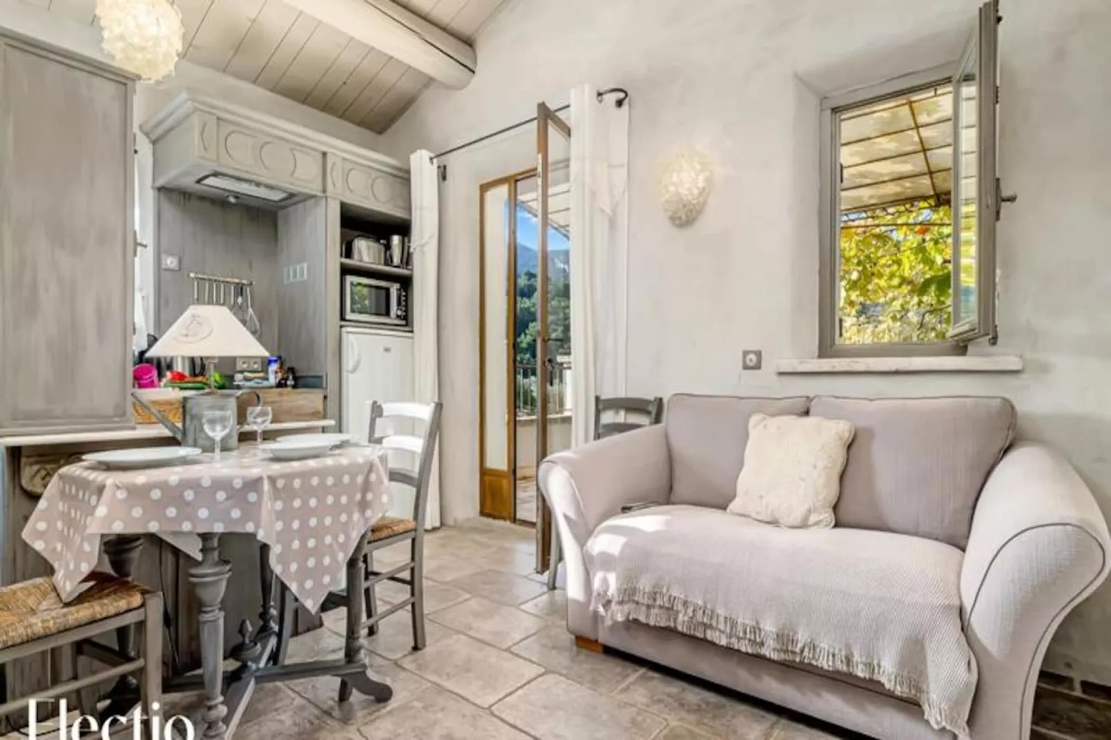 Loggia 11 Platane | R&eacute;sidence Les Petitons-Niet-getagd