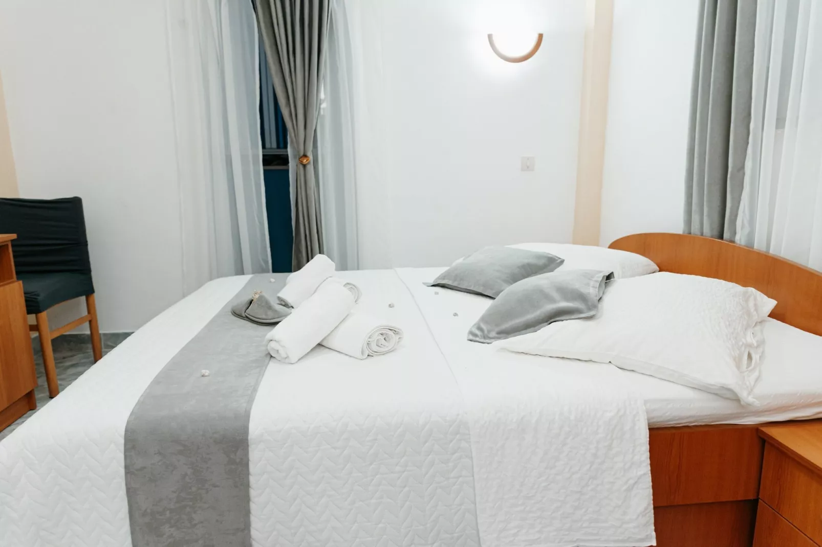 Apartments Dragobratović - Superior One Bedroom  Apartment with  Balcony and Side Sea View (Apartment 4)-Slaapkamer