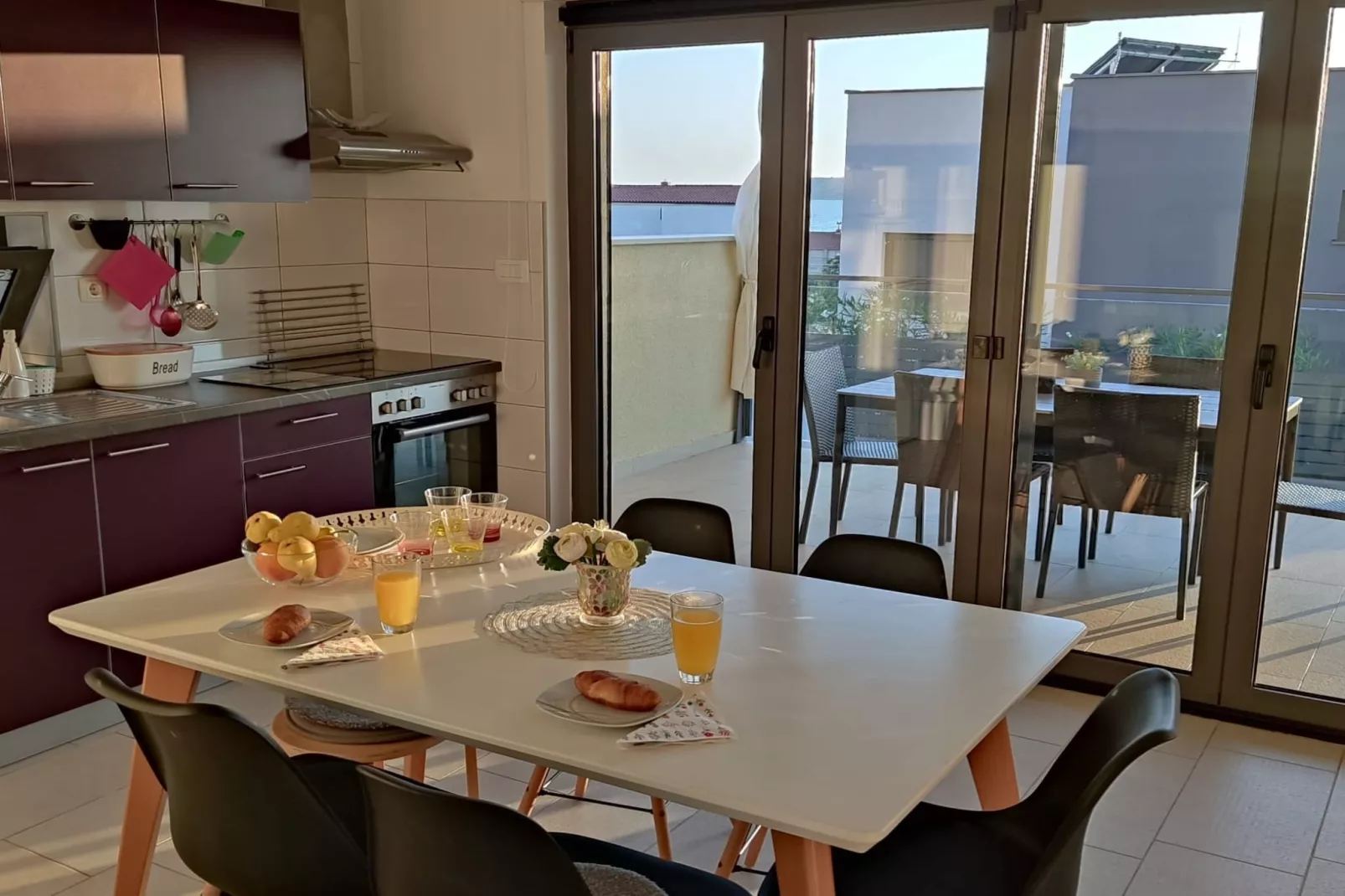 Apartment Cvita & Roza - Two Bedroom Apartment with Balcony and Sea View (Roza) (A1)-Keuken