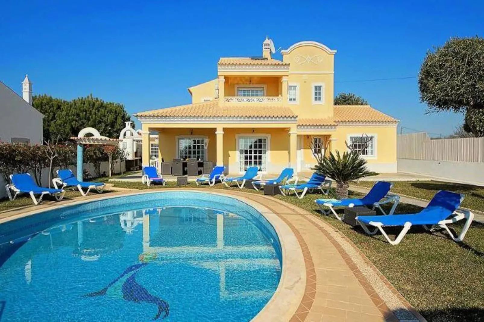 Maison à Guia-Niet-getagd