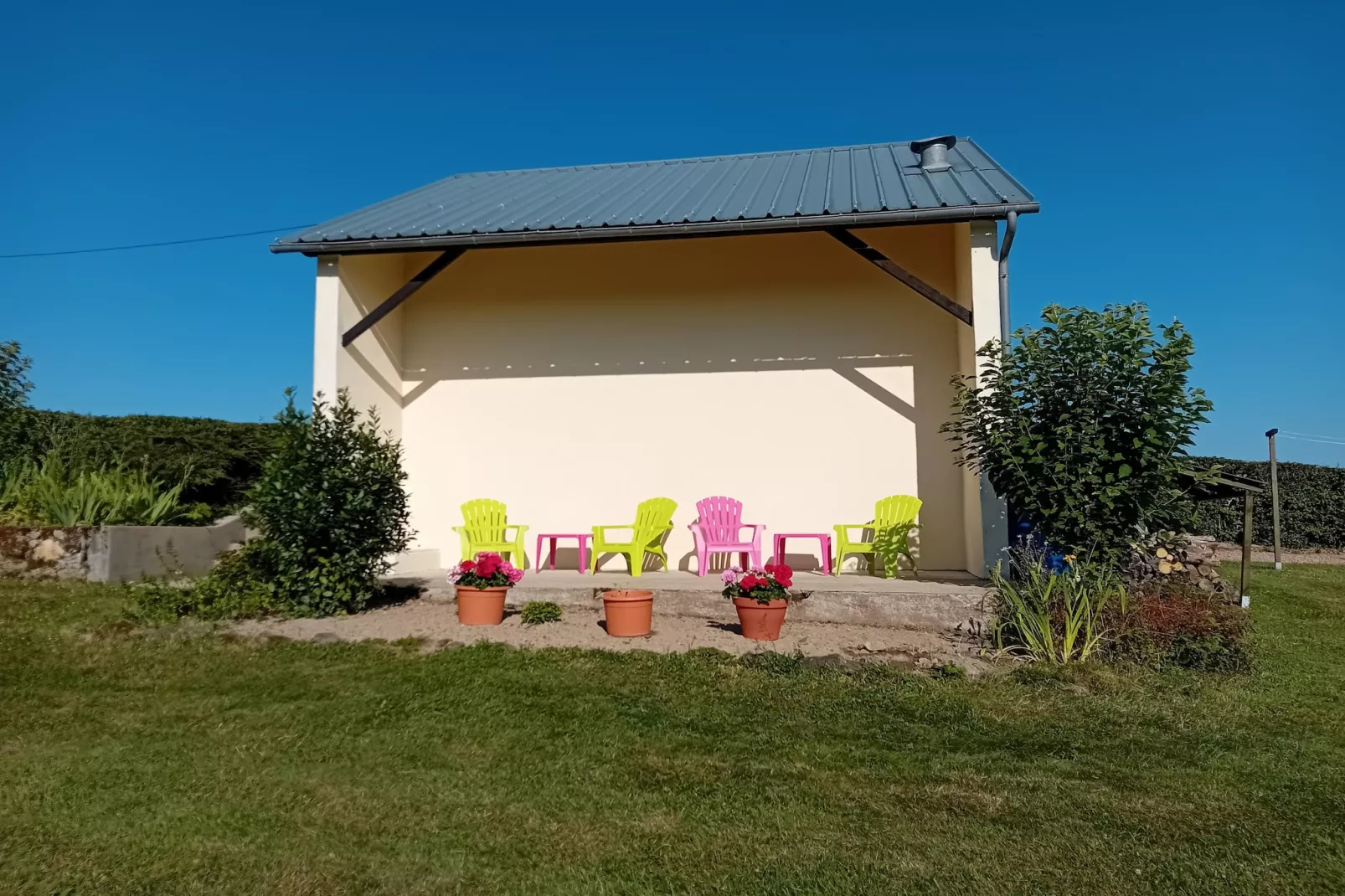 Vue de Pannecière-Terrasbalkon