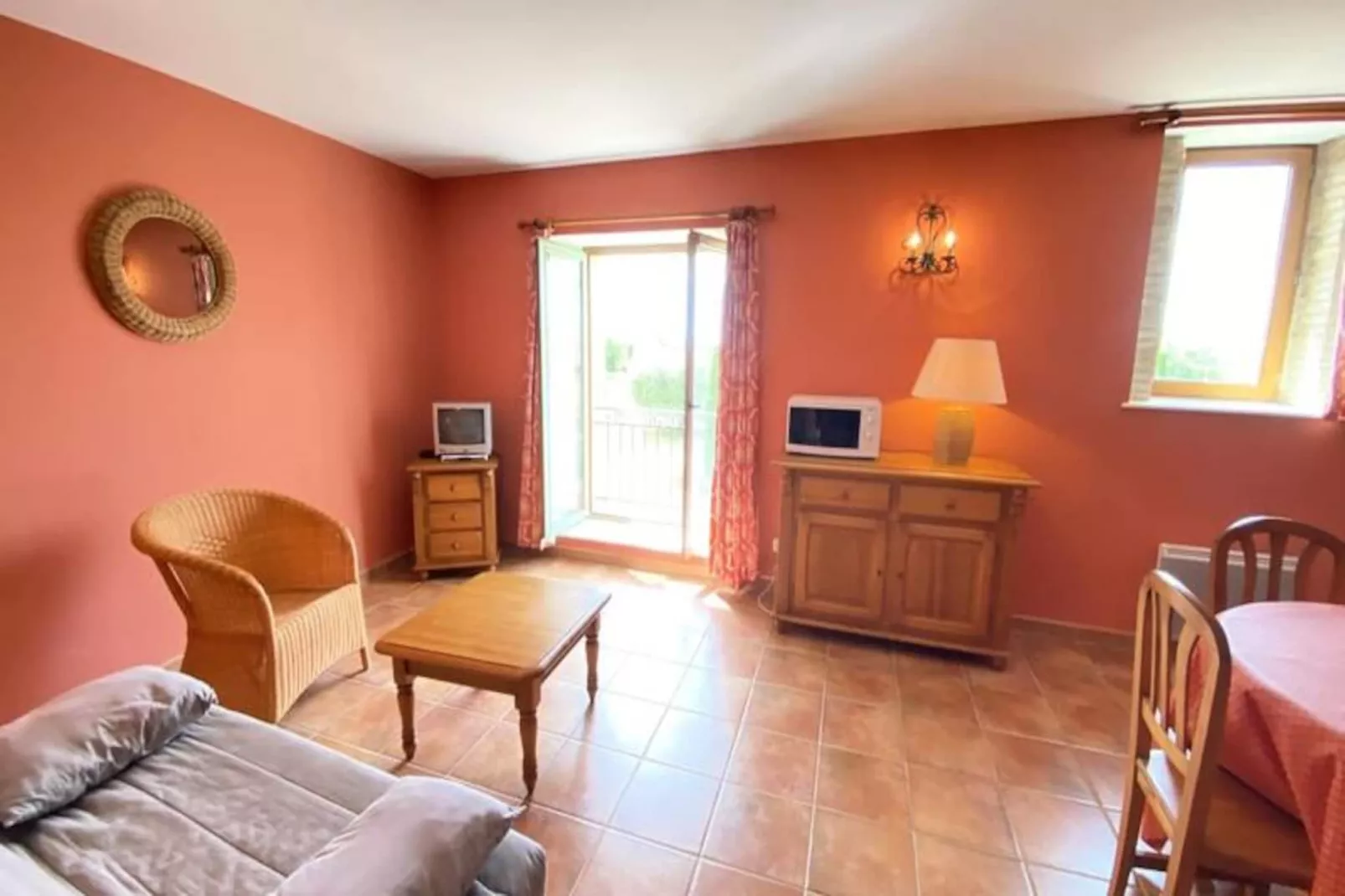 04b4 : Beau Studio Dans Un Mas Proven&ccedil;al - Piscine-Niet-getagd