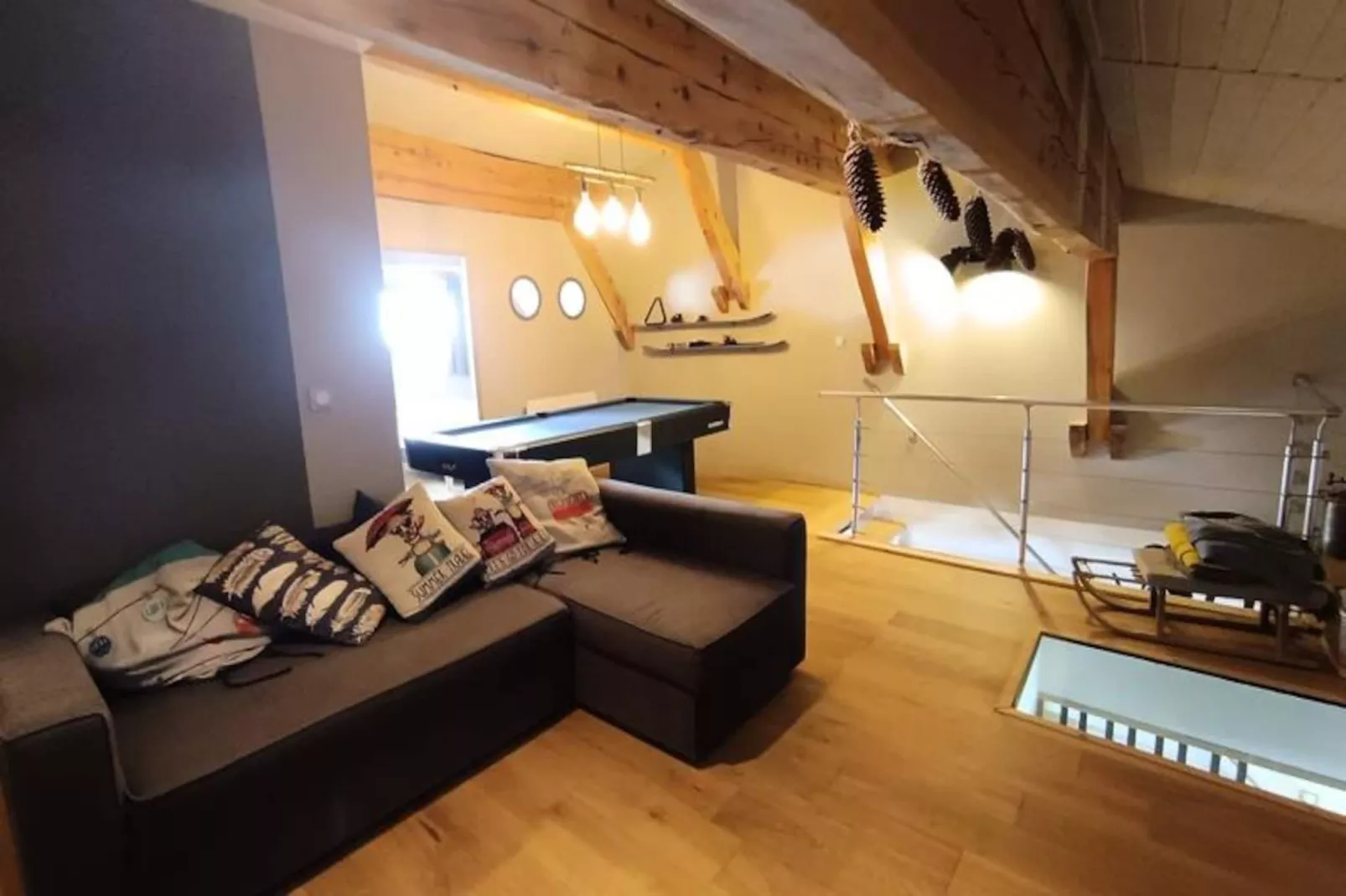 Résidence Maison Bleue Charrette-Niet-getagd