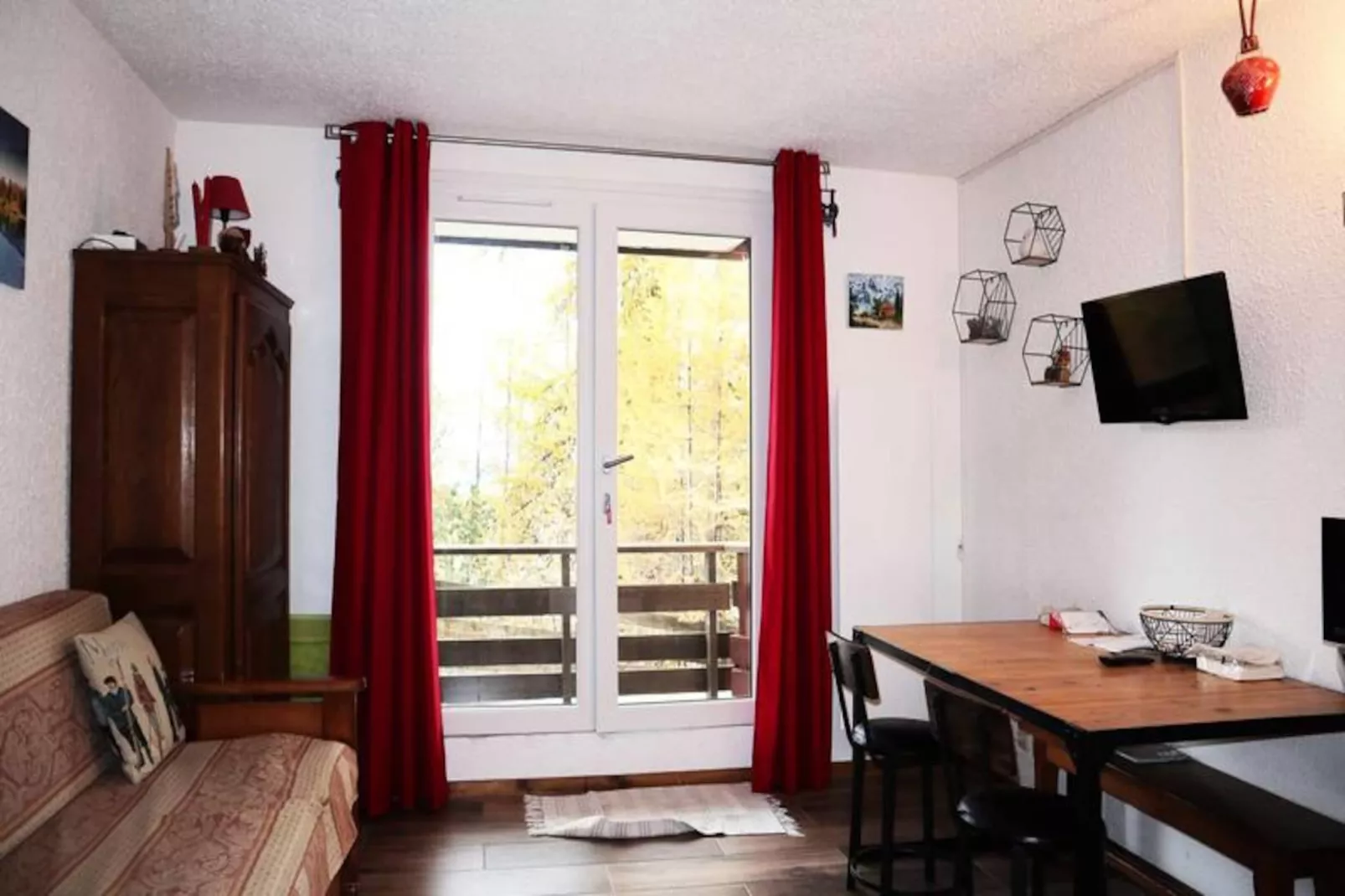 Résidence Le Pouzenc-Niet-getagd