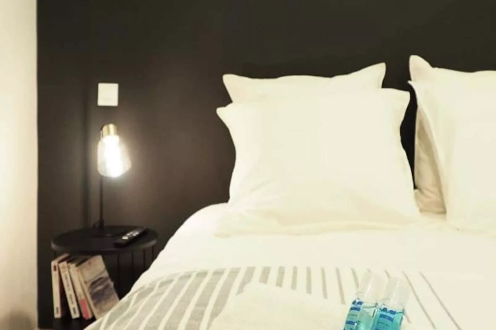 06r - Beau T2 Moderne - Vieux Nice-Niet-getagd