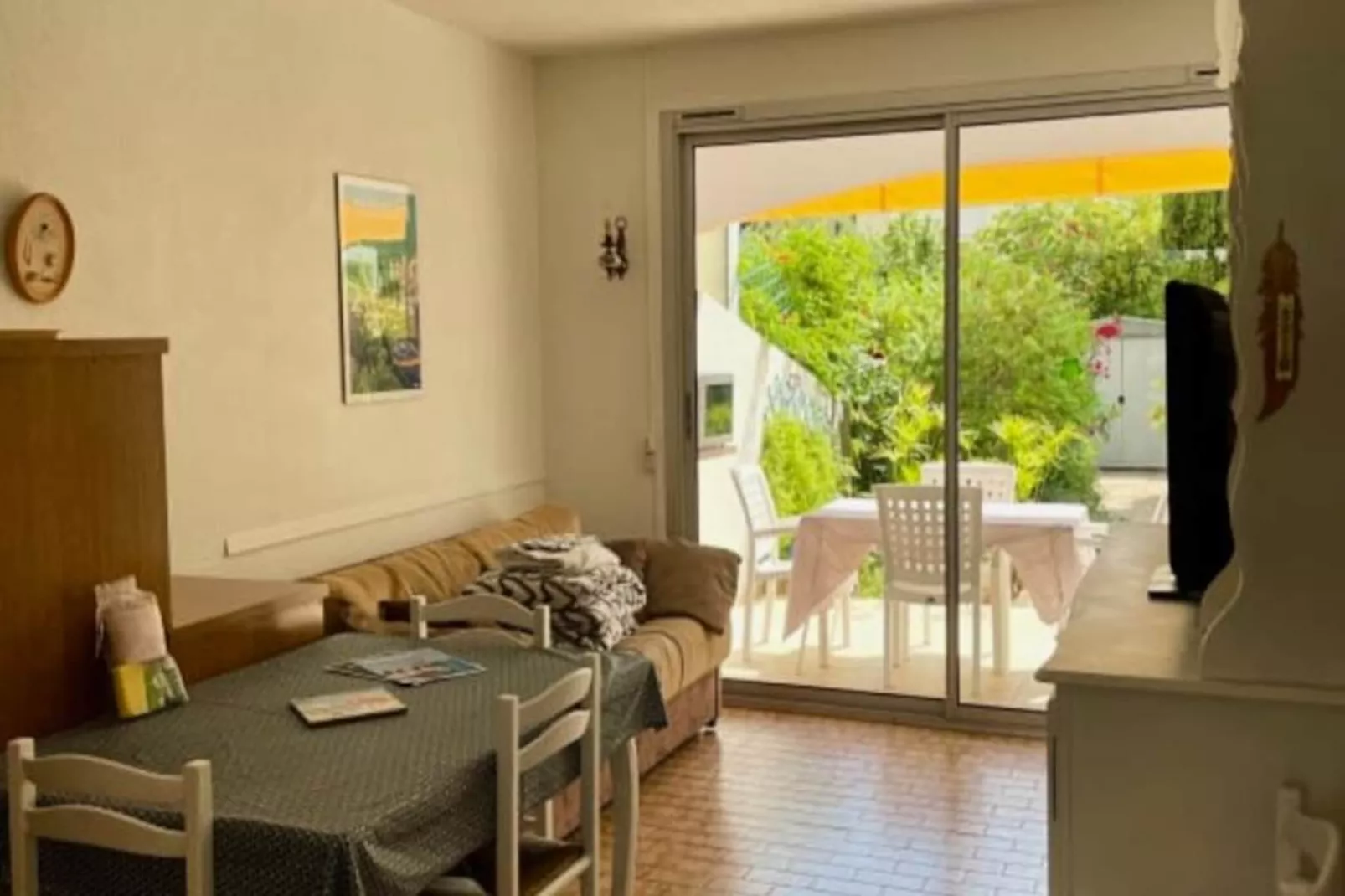 Résidence Les Pinedes - Un Jardin Fleuri &agrave; C&ocirc;t&eacute; De La Plage-Niet-getagd