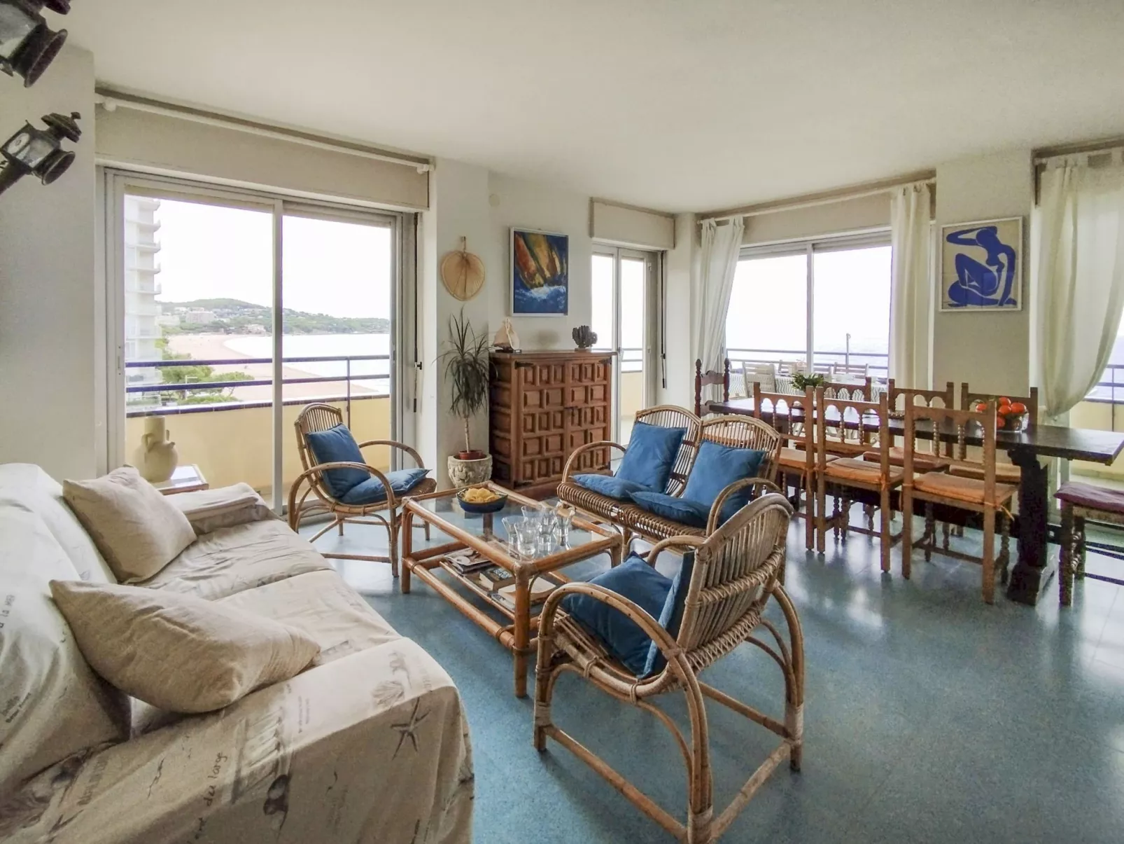 Los Laureles Blancos-Binnen