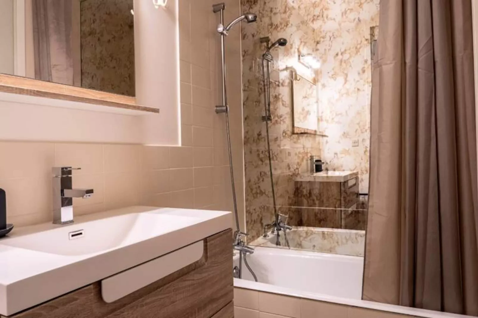 Résidence Proveres-Niet-getagd