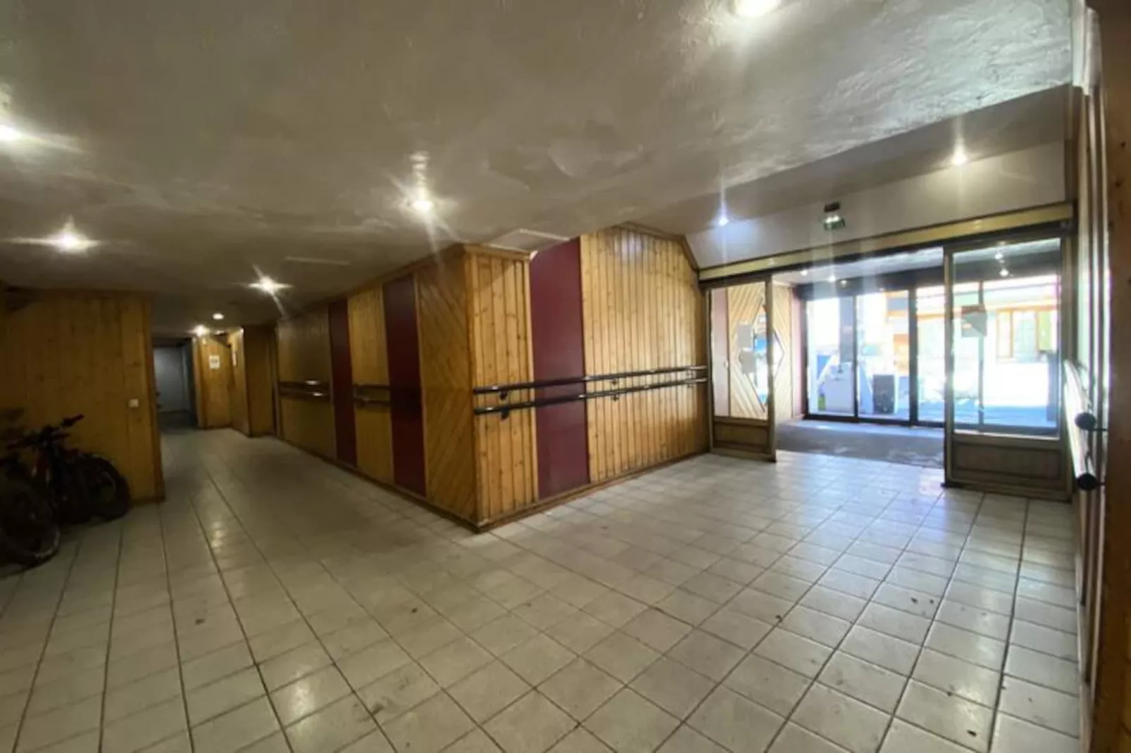 Résidence Neves-Niet-getagd