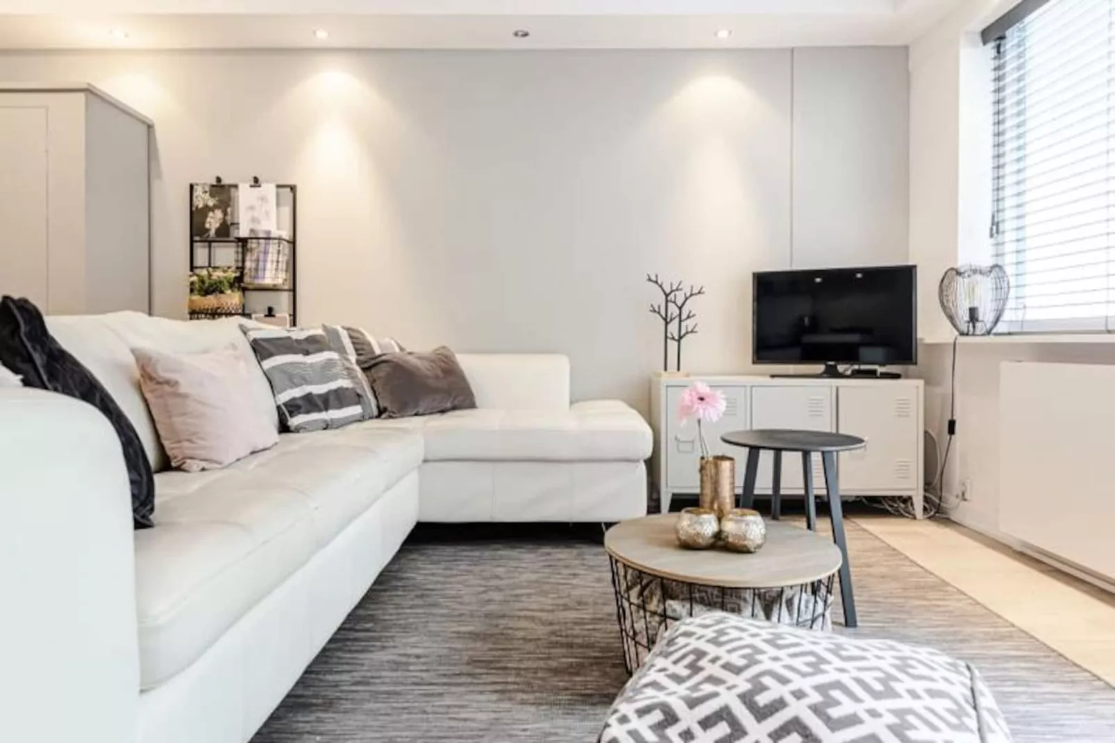 Summer House - Souterrain-Niet-getagd