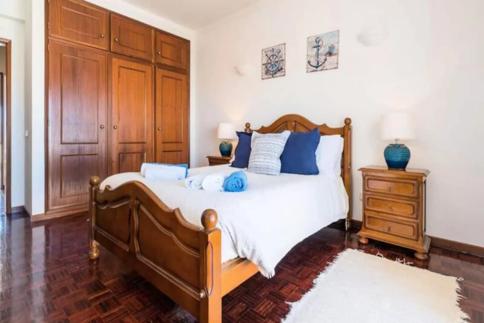 Sunny Seaside Escape-Niet-getagd