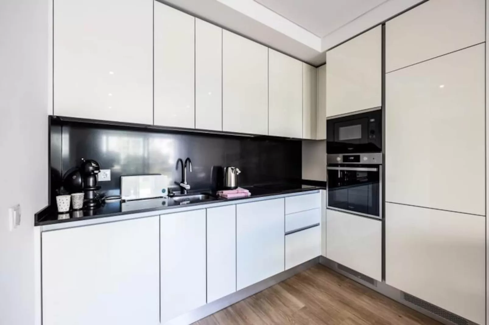 Monte Residence - The Sweet Escape-Niet-getagd