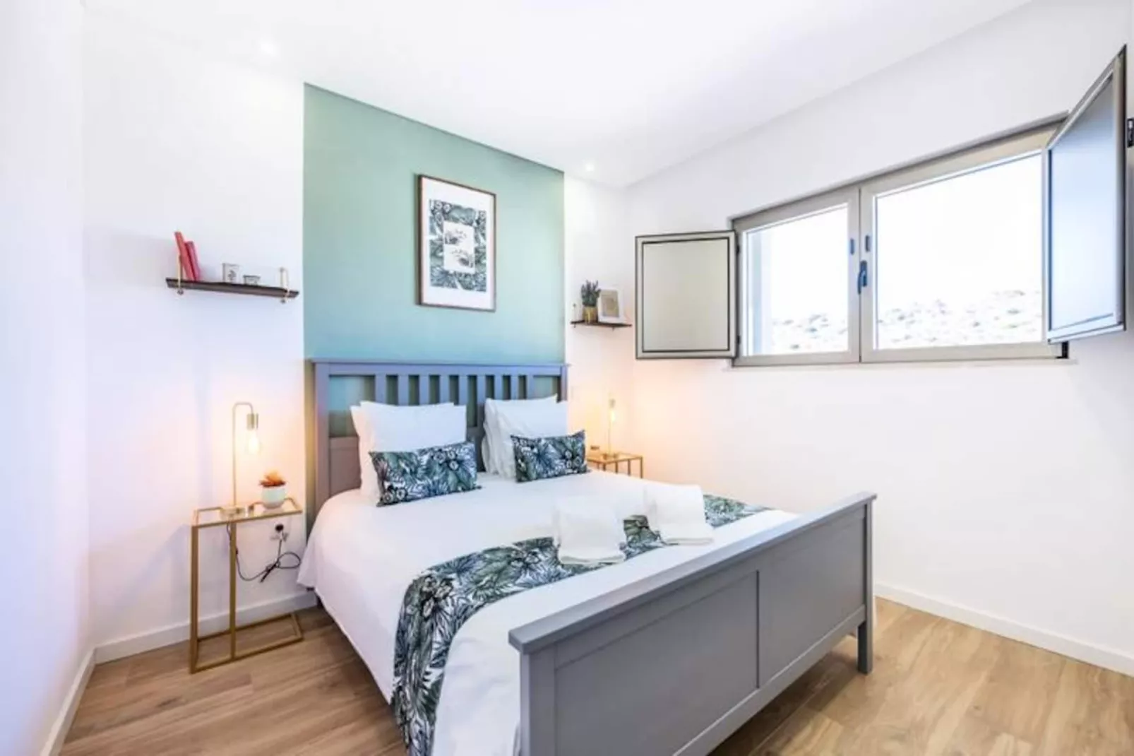 The Kuuyi Suite - Burgau-Niet-getagd