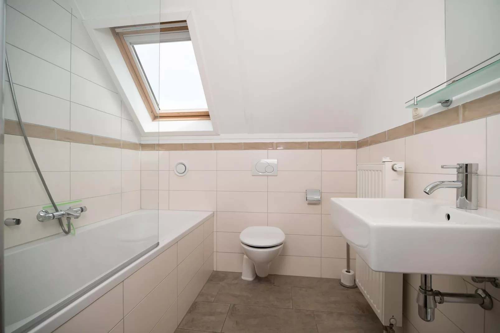 Tuinvilla 2-6 persoons-Badkamer