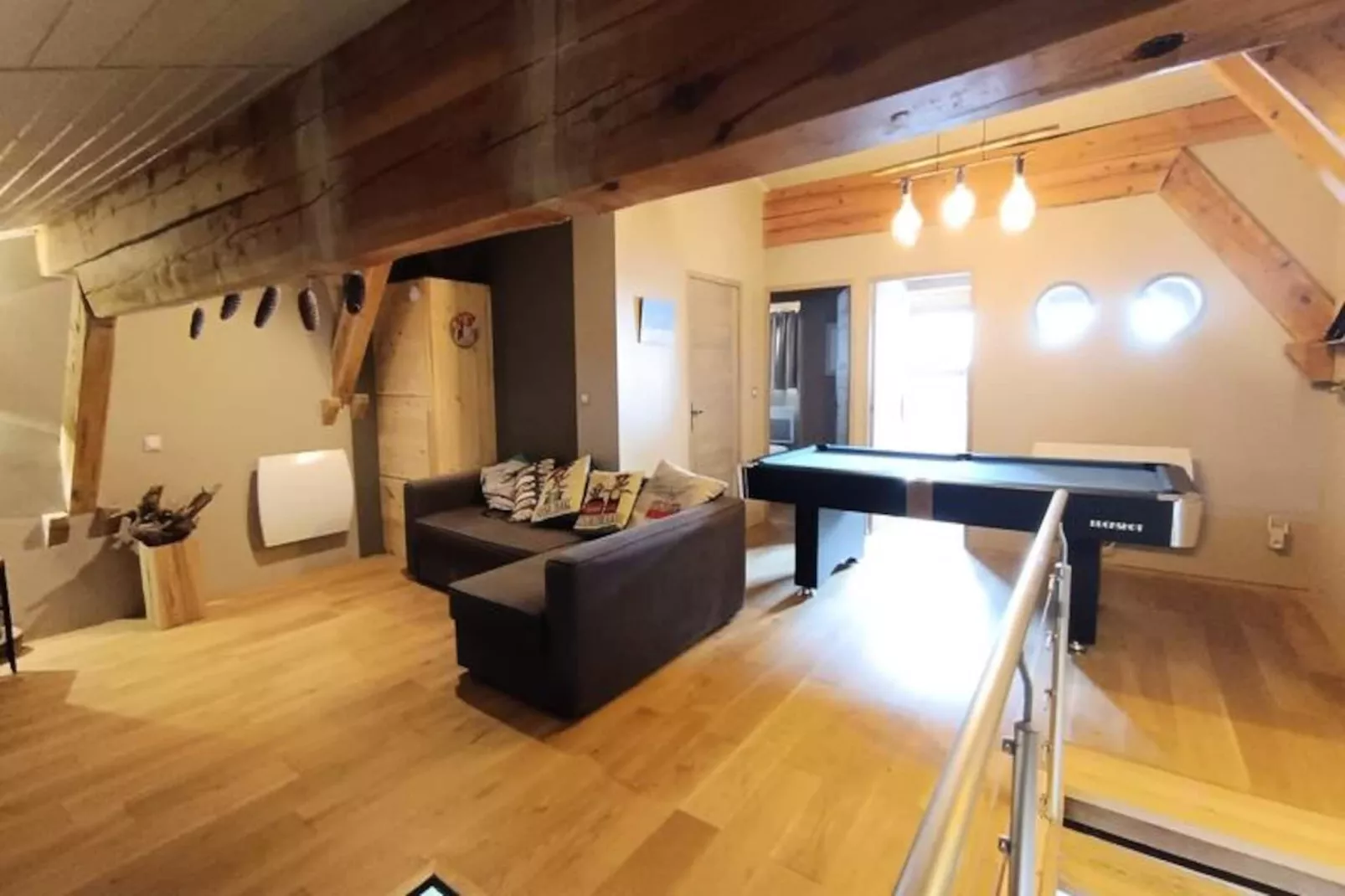 Résidence Maison Bleue Charrette-Niet-getagd