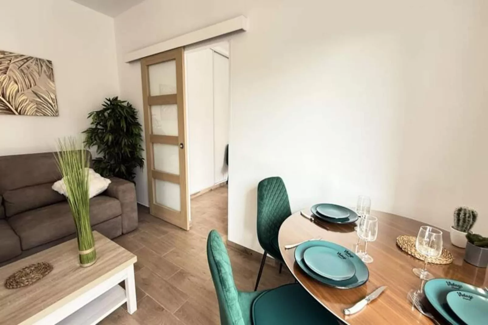 06cp - Beau T2 Super équipé Avec Terrasse-Niet-getagd