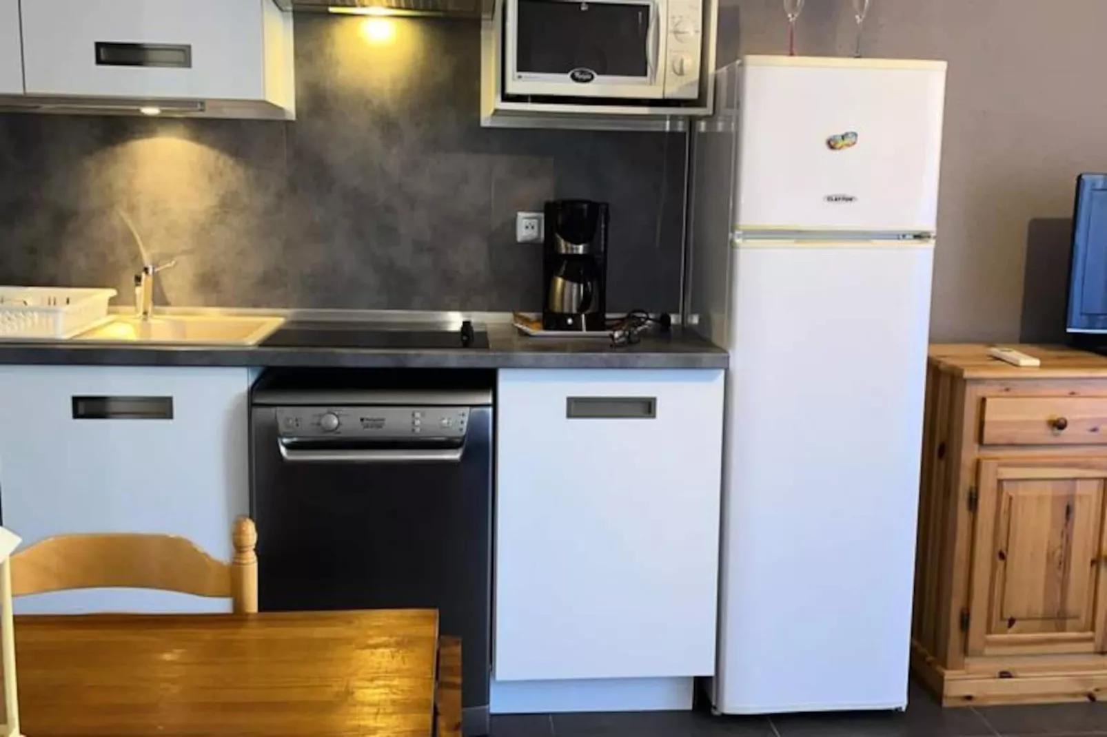 Beau T2 Bis Traversant Idéalement Situé-Niet-getagd