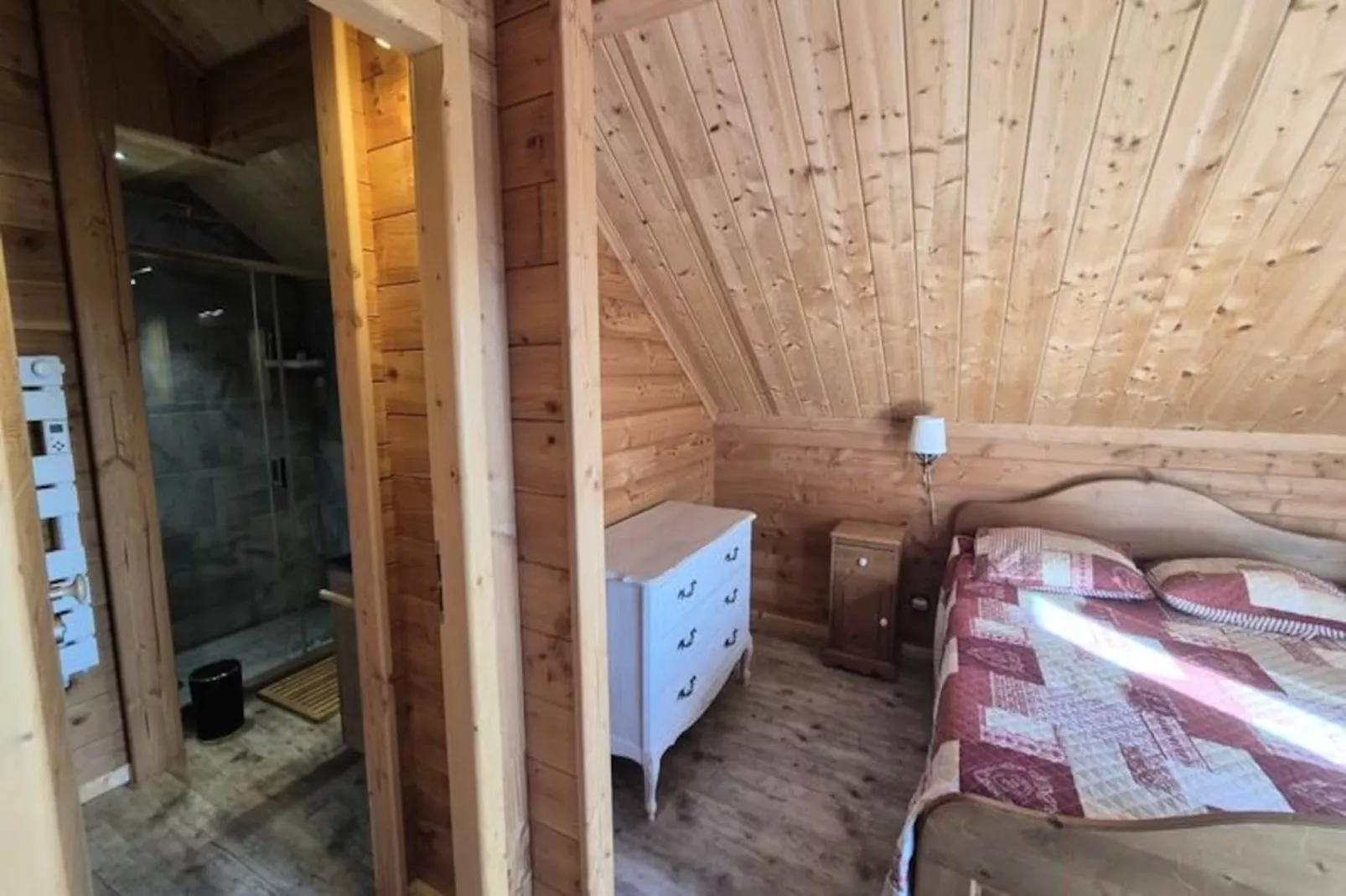 **chalet D'exception à Louer à La Féclaz – 4 Chambres, 10 Couchages-Niet-getagd