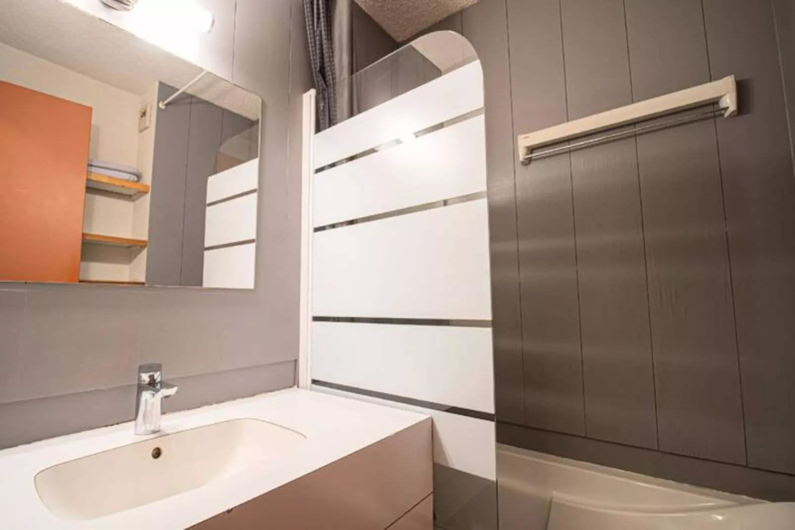 Résidence Pierrafort G-Niet-getagd